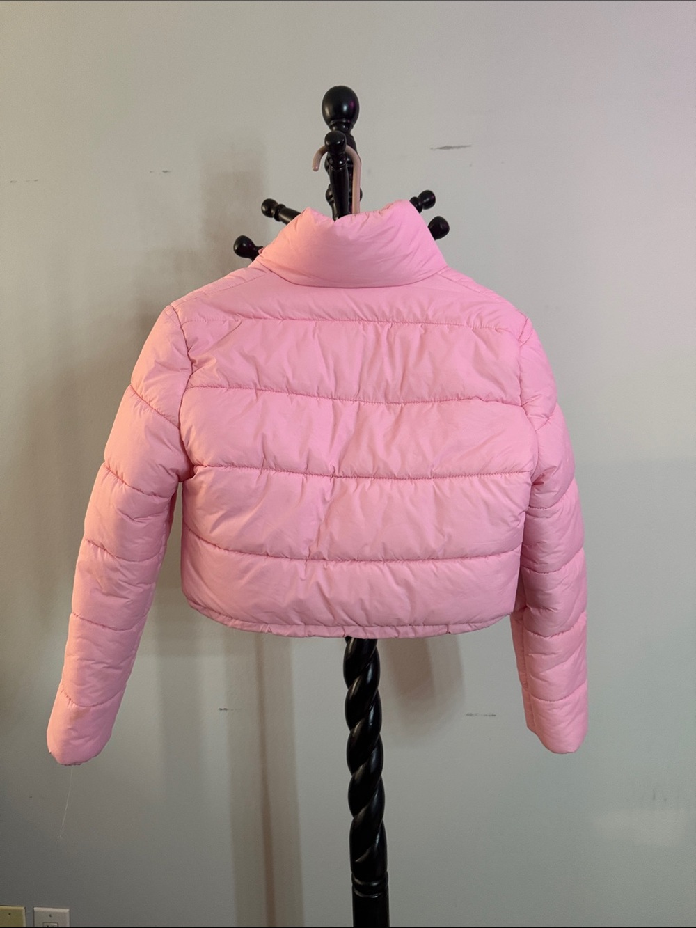 Pink Cropped Puffer Jacket - Lightweight Warmth - Picture 2 of 5